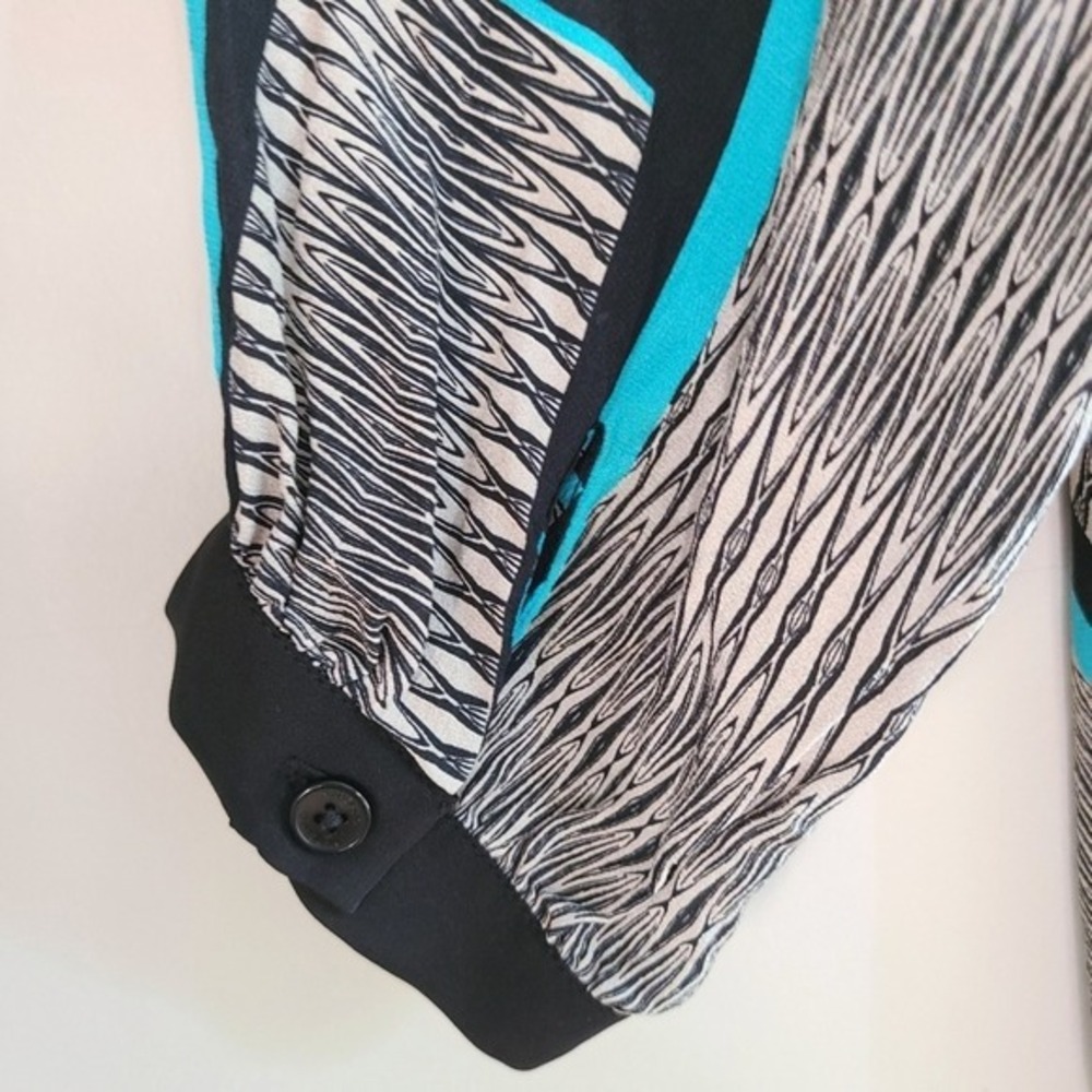 Marciano Lightweight Silk‎ Geometric Print Romper with Gold Chain Belt Size 0 - Picture 7 of 9